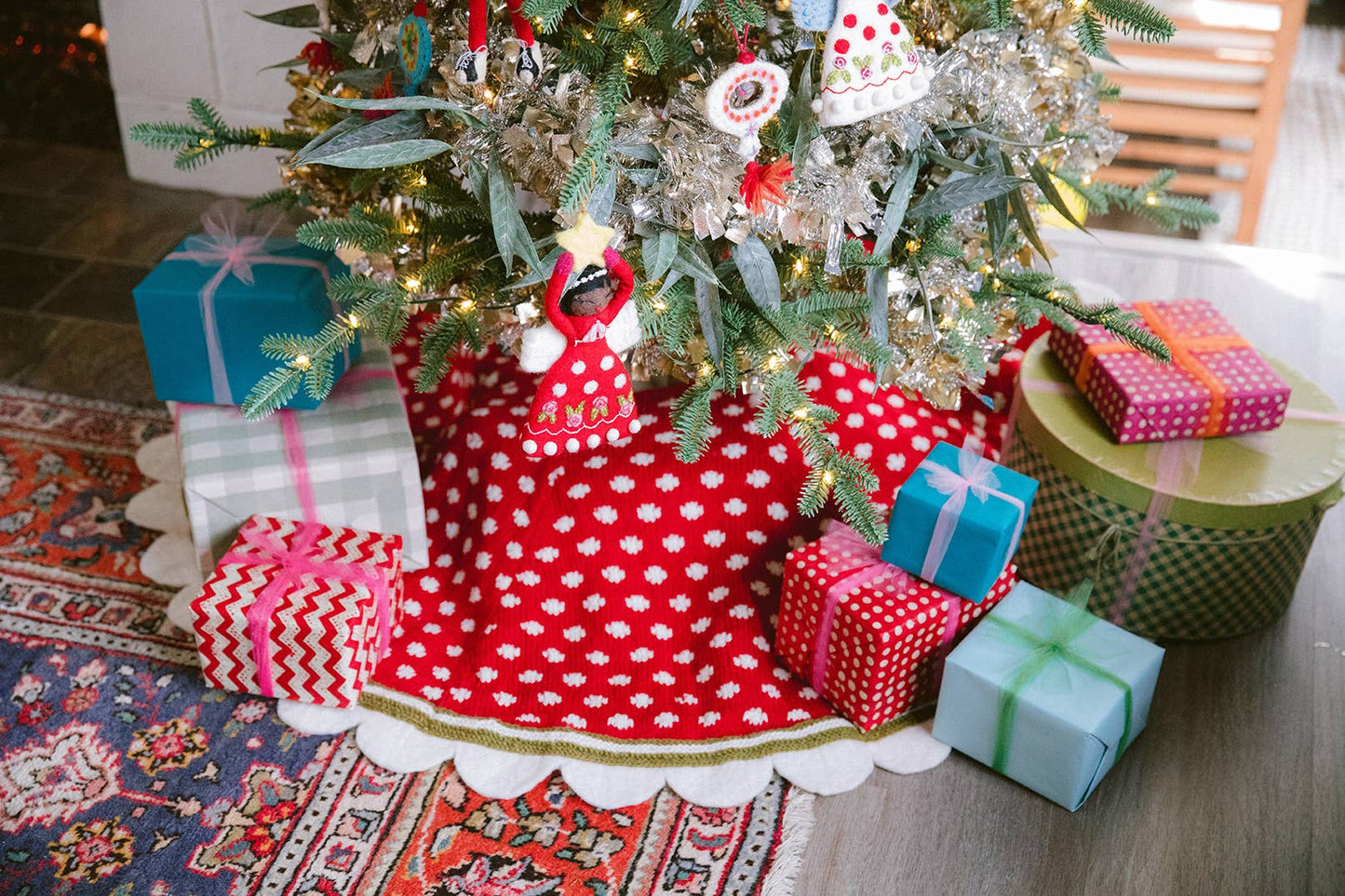 Dot Tree Skirt - Red: Red